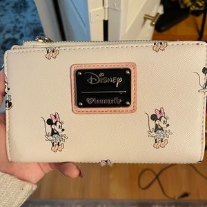 Disney Loungefly Minnie Mouse Wallet